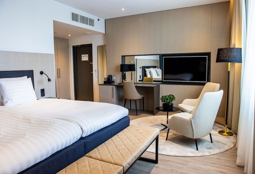 סוויטת ג'וניור, Matts