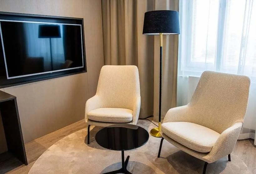 Junior Suite, Matts