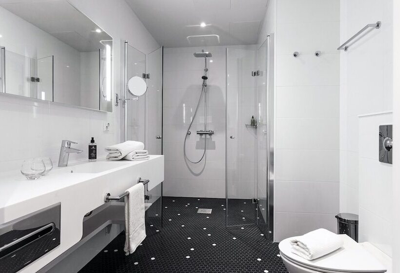 סוויטת ג'וניור, Matts