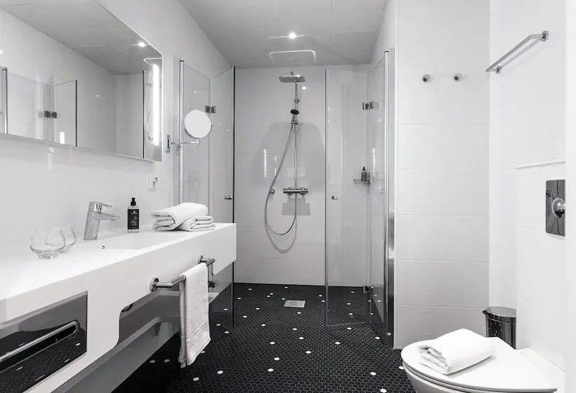 Junior Suite, Matts