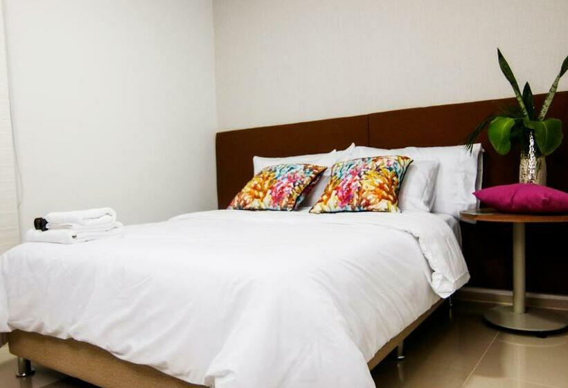 Номер Стандарт, Tunebo Inn