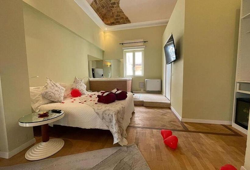 标准间带漩涡浴缸, Villa Isa