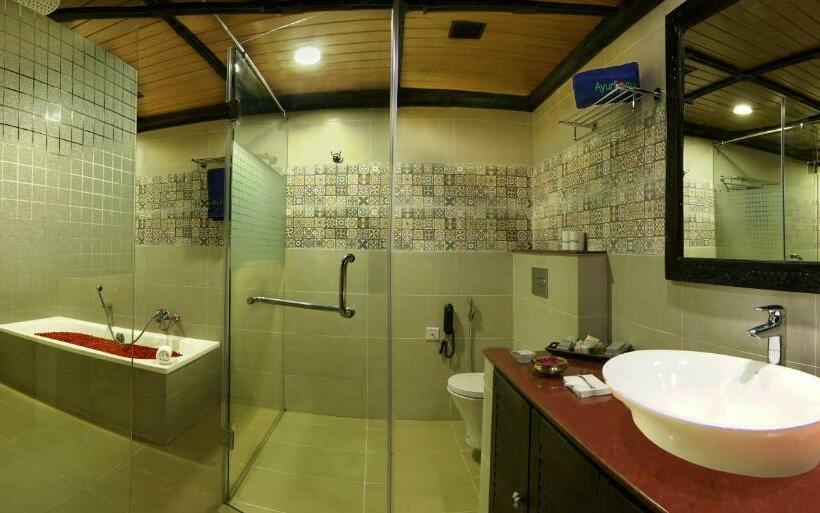 غرفة ديلوكس مطلة على الجبل, Ayursoma Ayurveda Royal Retreat