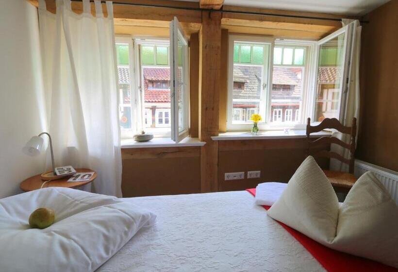 غرفة قياسية حمام مشترك, Fachwerk Kultur Pension Tangobrücke