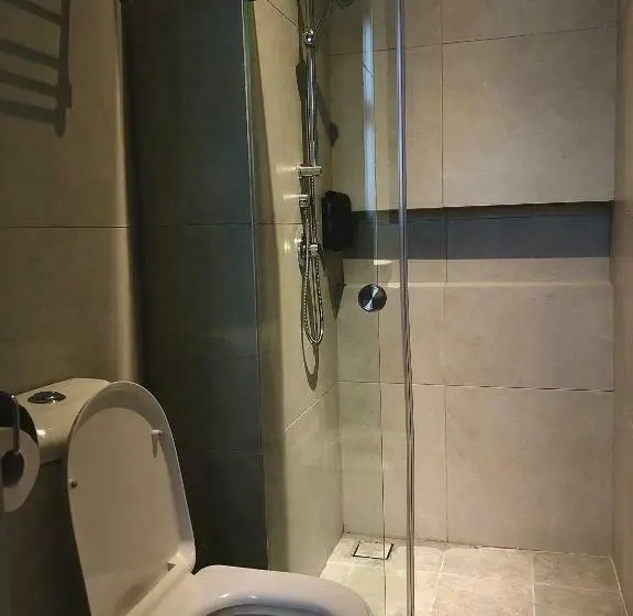 اتاق لوکس با تخت بزرگ, The Gallivant