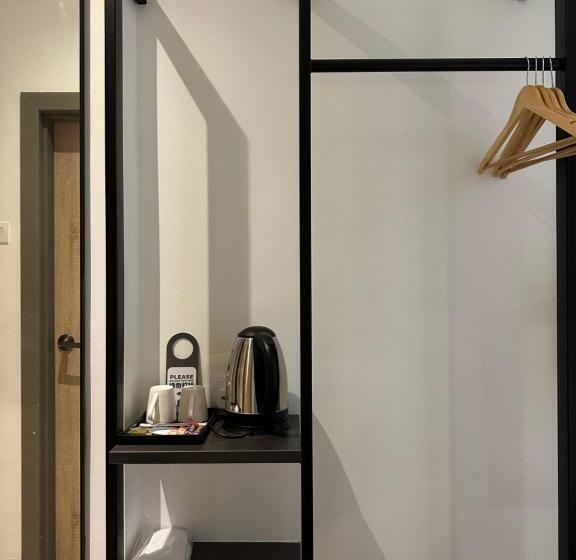 חדר סטנדרט, The Gallivant