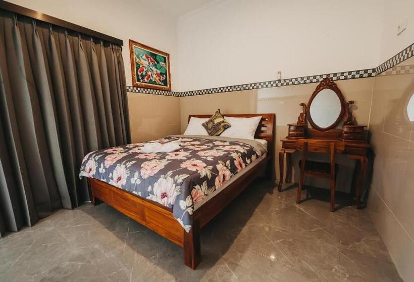 غرفة قياسية مطلّة علي حمام السباحة, Dados Guest House