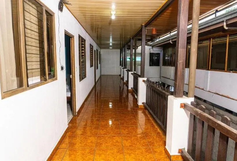 Vuode Makuusalissa, Arenal Poshpacker