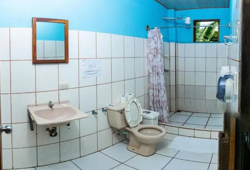 Vuode Makuusalissa, Arenal Poshpacker