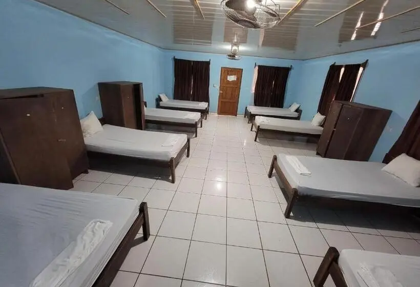 Vuode Makuusalissa, Arenal Poshpacker