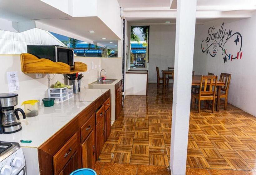 غرفة قياسية, Arenal Poshpacker