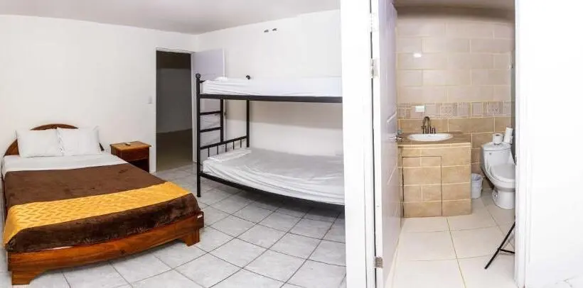 Superior-perhehuone, Arenal Poshpacker