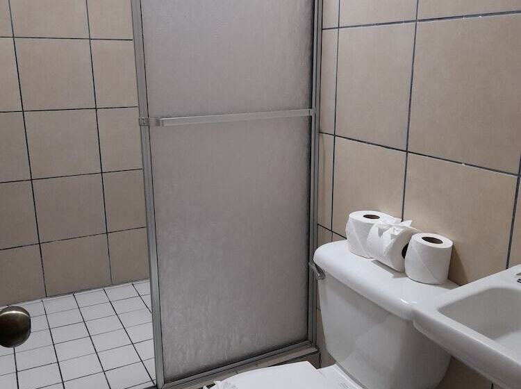 غرفة ديلوكس رباعية, Arenal Poshpacker