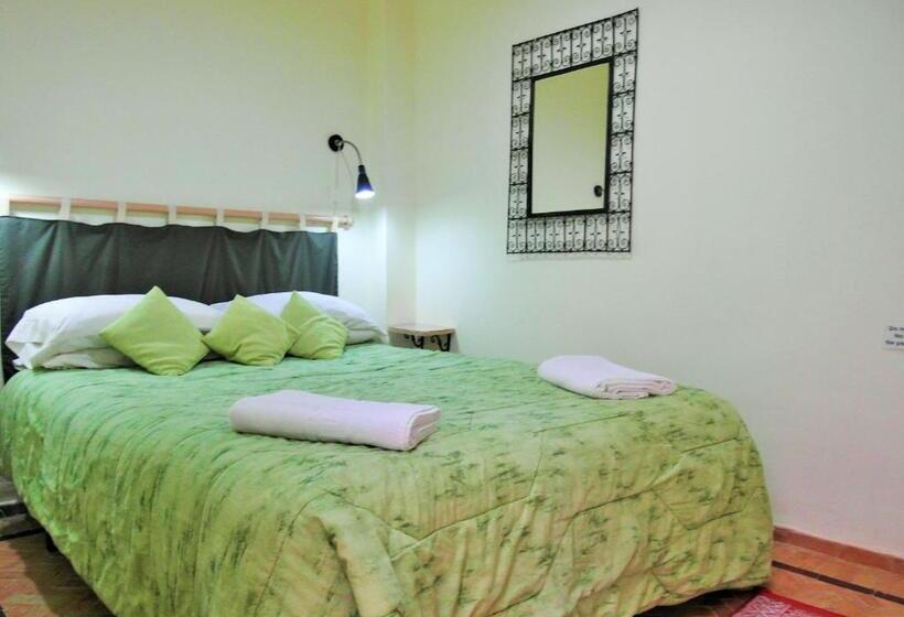 اتاق خانوادگی, Christina's House