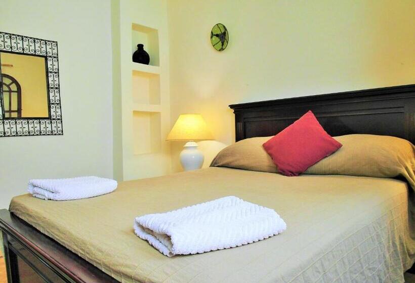 اتاق استاندارد, Christina's House