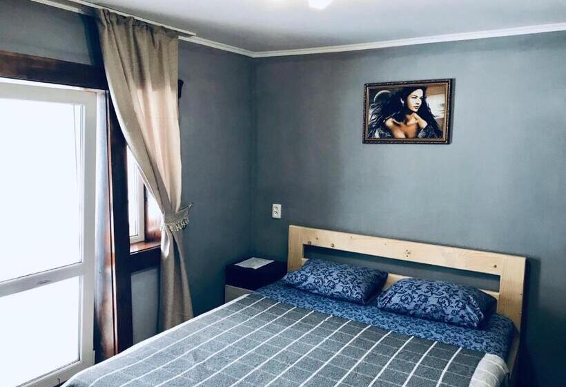 اتاق استاندارد با بالکن, Khatky Na Penkakh