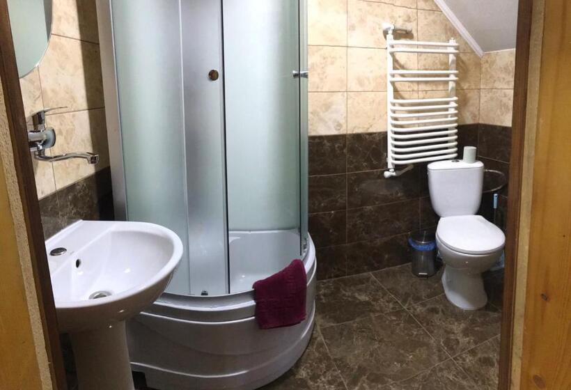 اتاق استاندارد با بالکن, Khatky Na Penkakh