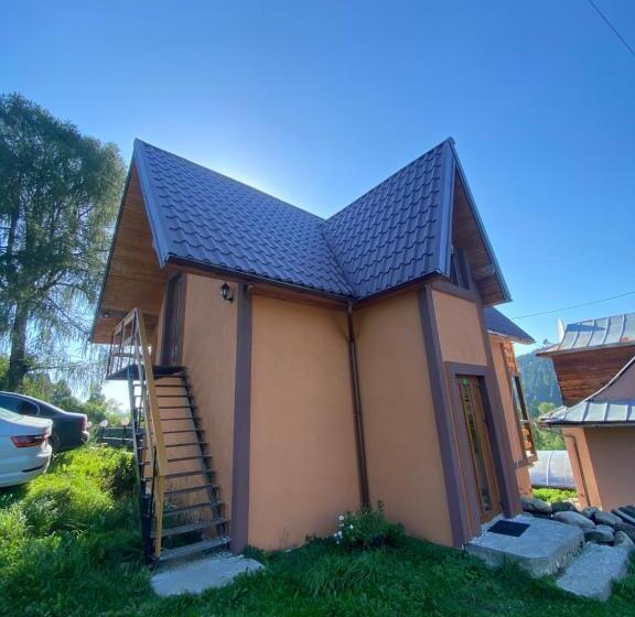 اتاق استاندارد سه نفره, Khatky Na Penkakh