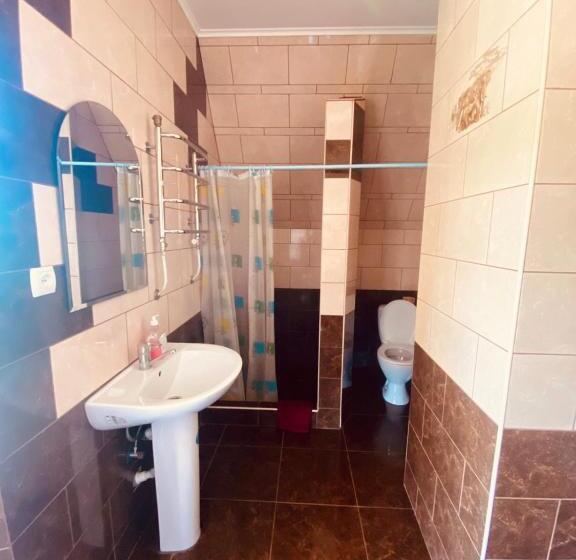 اتاق استاندارد سه نفره, Khatky Na Penkakh