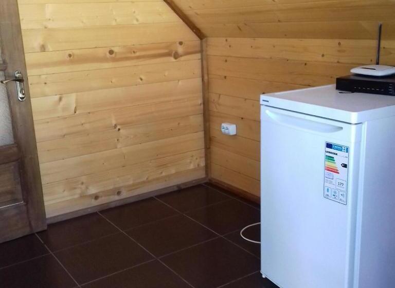 اتاق استاندارد چهار تخته, Khatky Na Penkakh