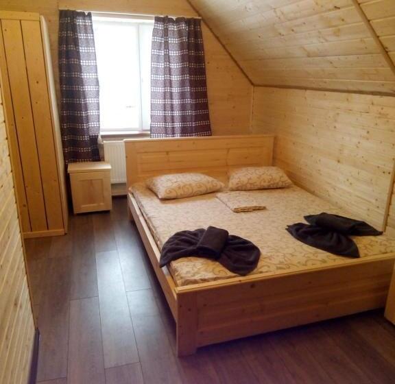 اتاق استاندارد چهار تخته, Khatky Na Penkakh