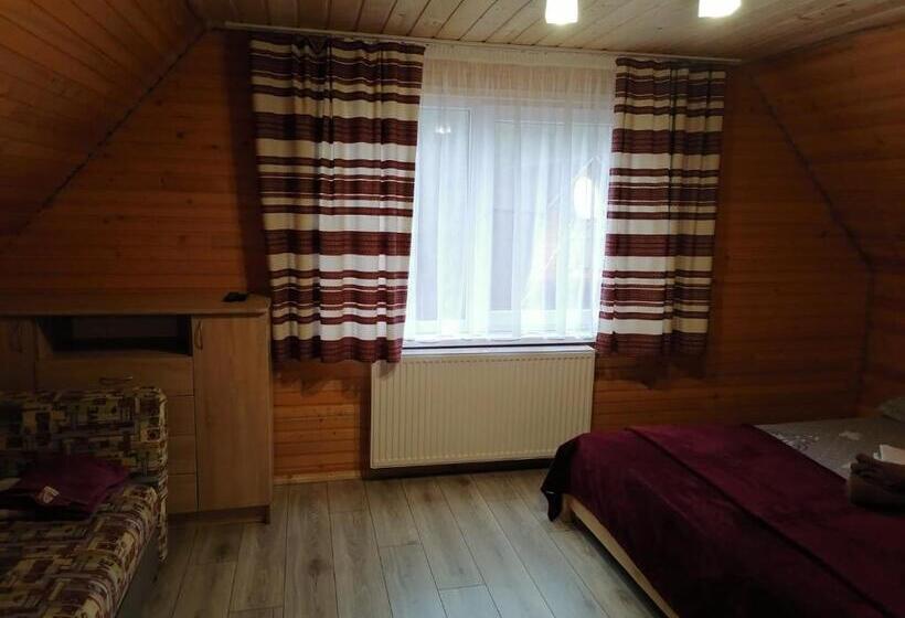 استودیو استاندارد با بالکن, Khatky Na Penkakh