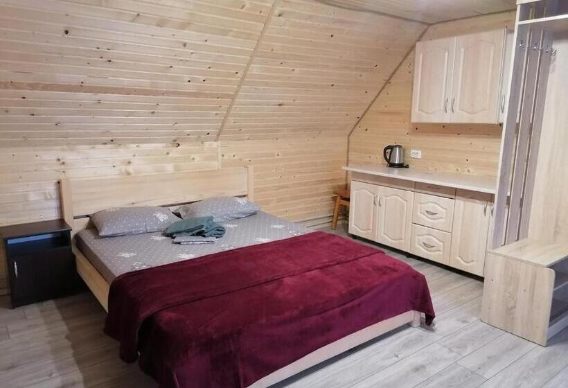 استودیو استاندارد با بالکن, Khatky Na Penkakh