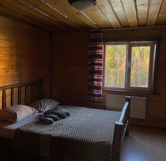 آپارتمان 1 خوابه با چشمانداز, Khatky Na Penkakh