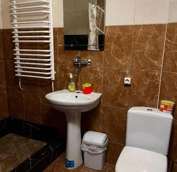 آپارتمان 1 خوابه با چشمانداز, Khatky Na Penkakh