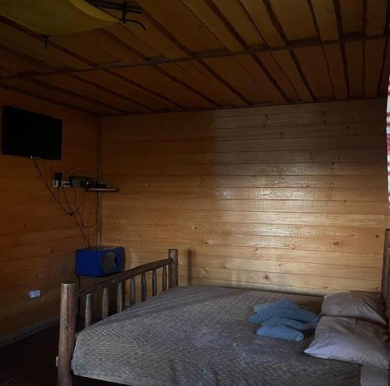 آپارتمان 1 خوابه با چشمانداز, Khatky Na Penkakh