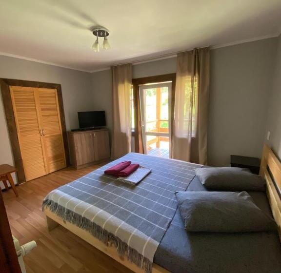 اتاق استاندارد با بالکن, Khatky Na Penkakh