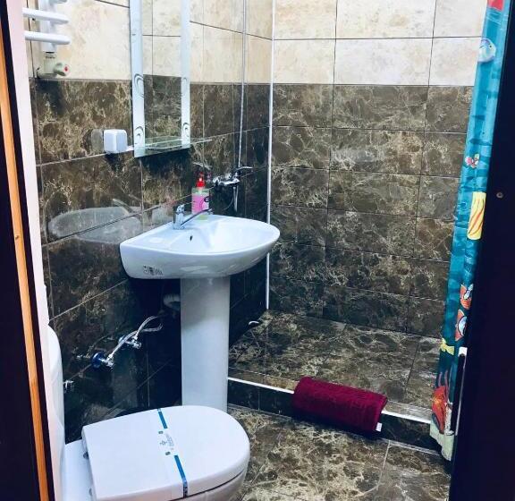 اتاق سوپریور, Khatky Na Penkakh