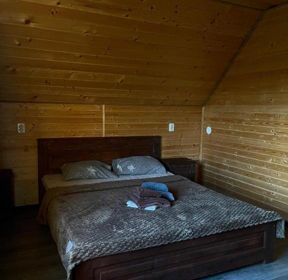 اتاق استاندارد چهار تخته, Khatky Na Penkakh