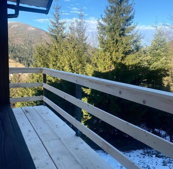 اتاق استاندارد سه تخته با چشمانداز استخر, Khatky Na Penkakh