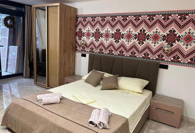 اتاق استاندارد با تراس, Khatky Na Penkakh