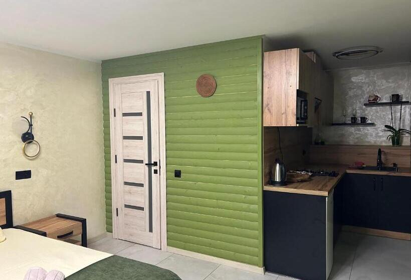 اتاق استاندارد, Khatky Na Penkakh