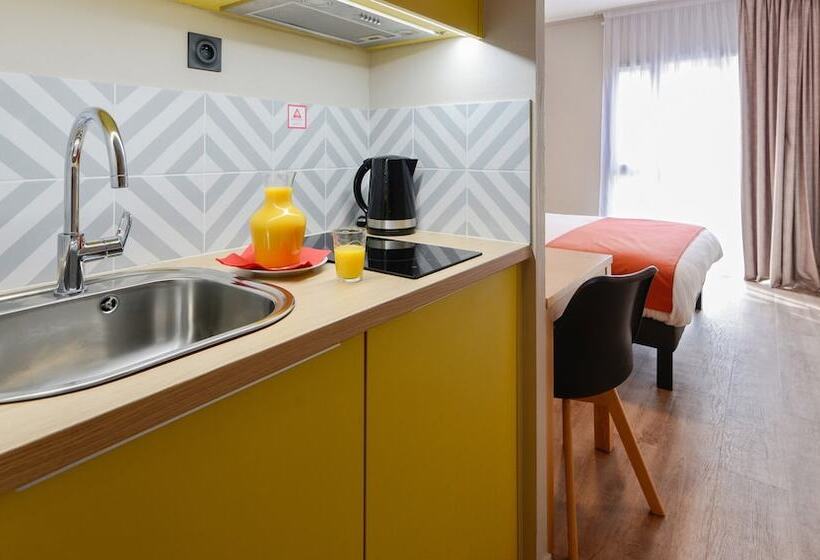 סטודיו סופריור, Appart City Classic Blois