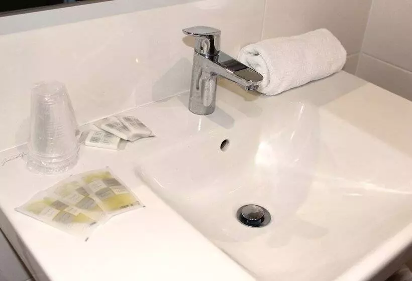 اتاق استاندارد سه نفره, Arcu Di Sole