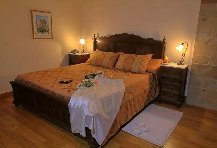 سوییت جونیور, Argentikon Luxury Suites