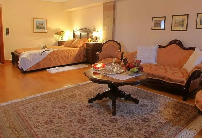 سوییت جونیور, Argentikon Luxury Suites