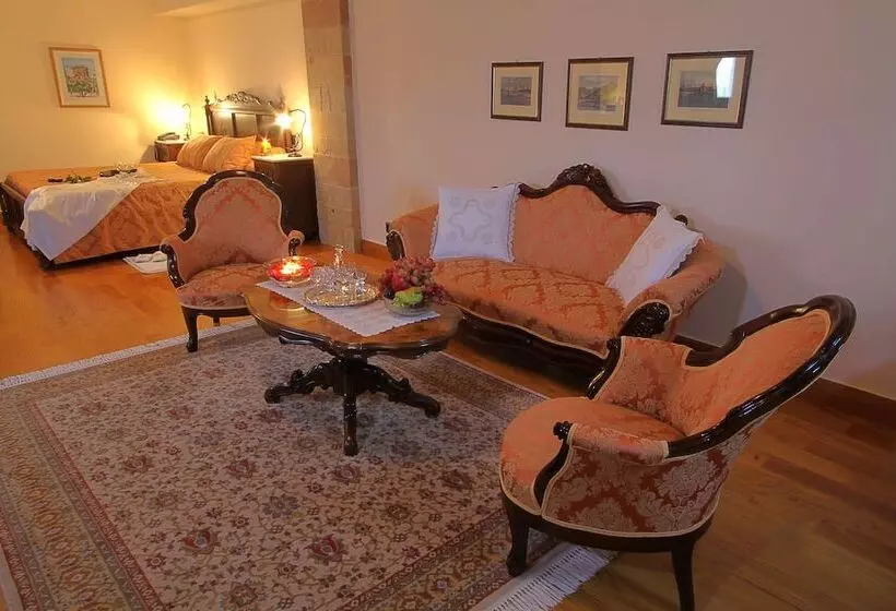 سوییت جونیور, Argentikon Luxury Suites