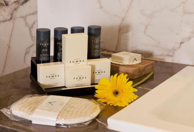 标准单人间, Artur