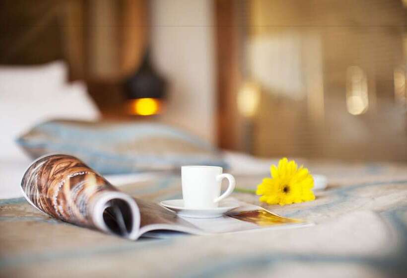 标准单人间, Artur