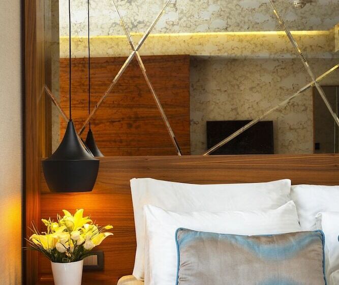 标准单人间, Artur