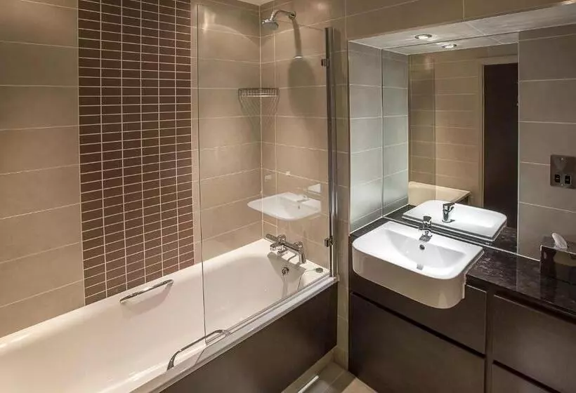 Standard-huone King-vuode, Best Western Plus Pinewood Manchester Airport Wilmslow
