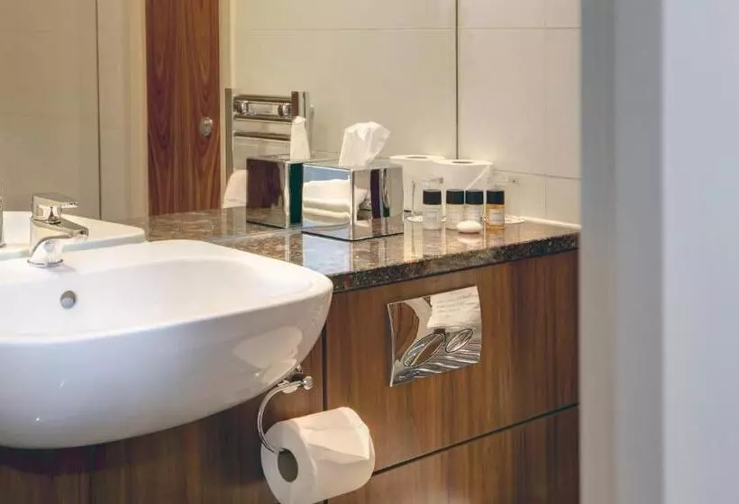 Perhehuone, Best Western Plus Pinewood Manchester Airport Wilmslow