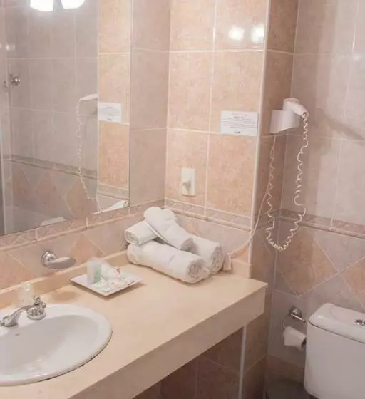 اتاق سوپریور با تخت بزرگ, Costa Del Sol