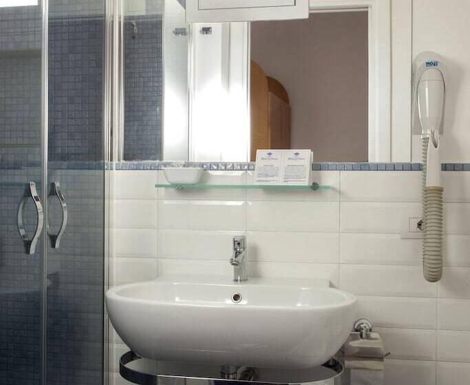 컴포트 룸, Del Corso