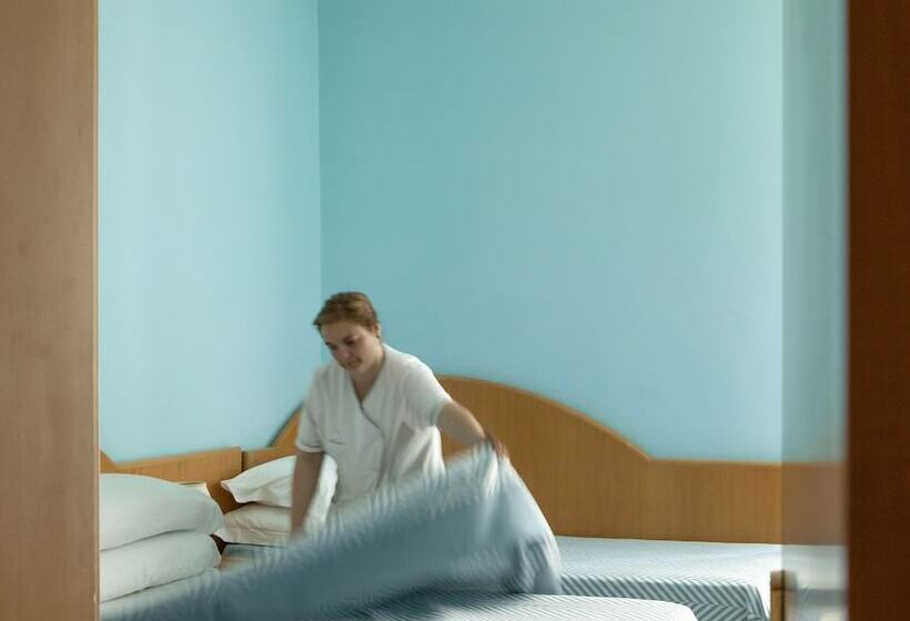 컴포트 룸, Del Corso