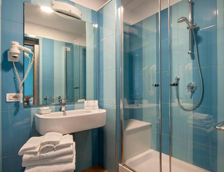 4인용 스탠다드 룸, Del Corso